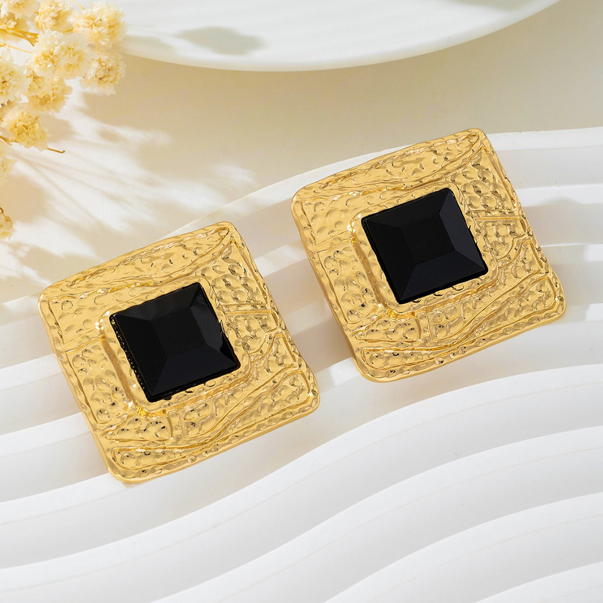 French Retro Metal Black Square Earrings